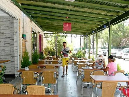 ホテル Gumushan Butik アクチャイ